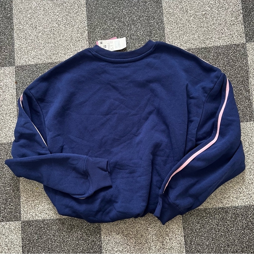 NWT Sanrio Navy Crew Neck Sweater with Hello Kitty Graphic XS - Picture 8 of 8